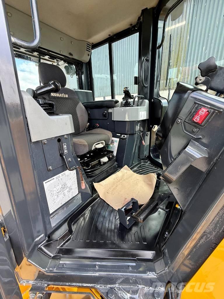 Komatsu D 61 PXi-24 Spycharki gąsienicowe