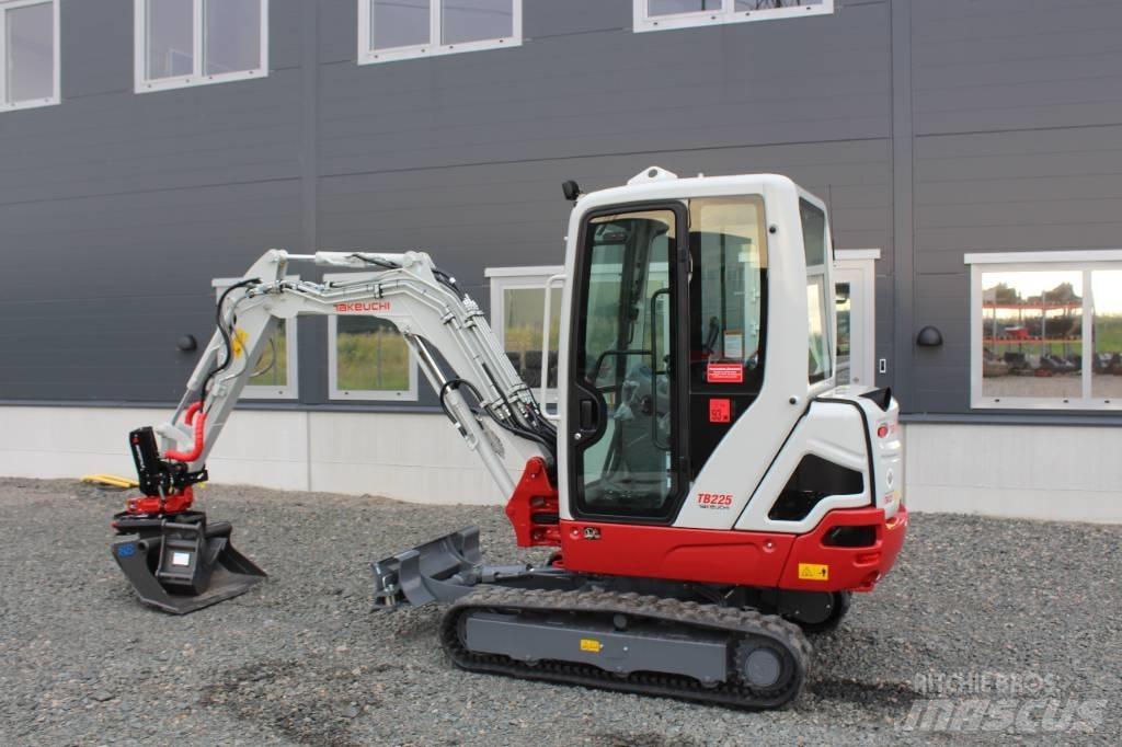 Takeuchi TB 225 Minikoparki