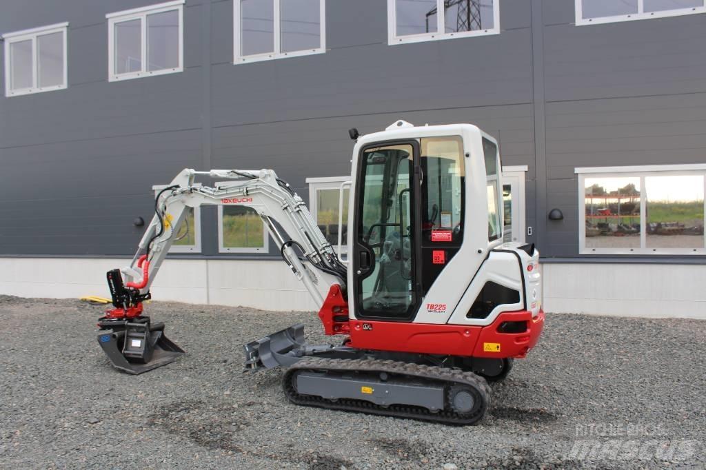 Takeuchi TB 225 Minikoparki