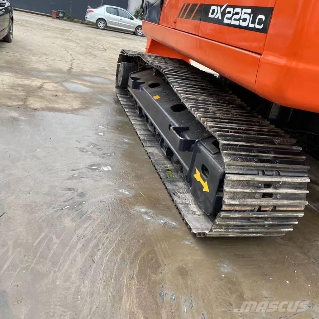 Doosan DX 225 LC Koparki gąsienicowe