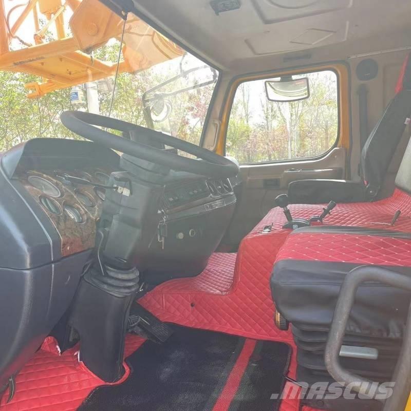 XCMG QY 100 K Żurawie szosowo-terenowe