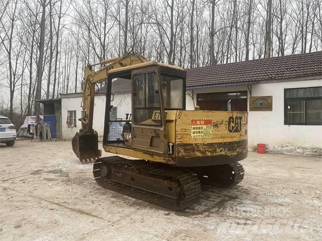 CAT E70B Koparki gąsienicowe