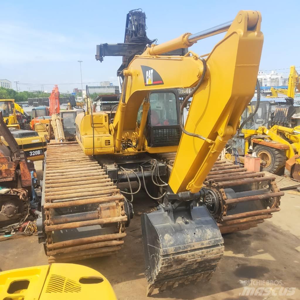 CAT 320C Koparki pływające - amfibie