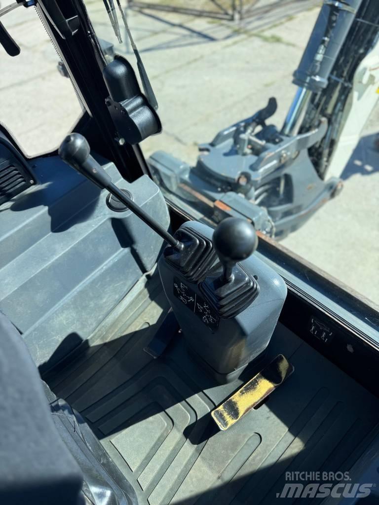Terex TLB 890 Koparko-ładowarki