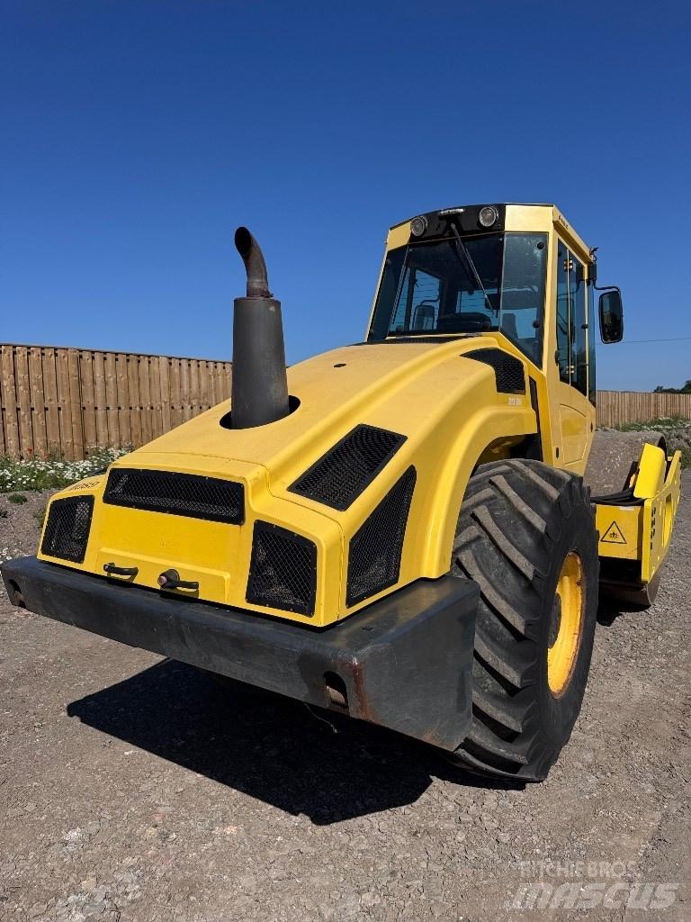 Bomag BW 213 D H-4 Walce jednobębnowe
