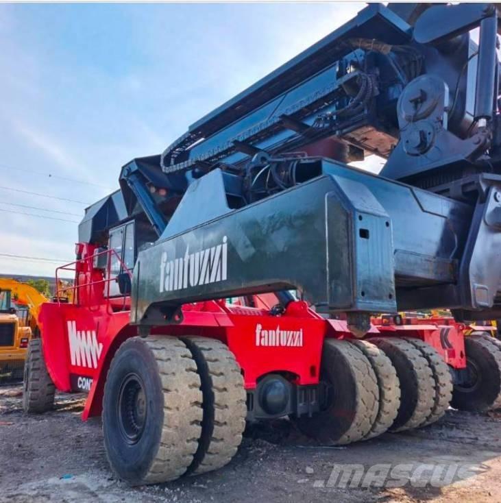 Fantuzzi CS 45 KM Wózki typu Reachstacker