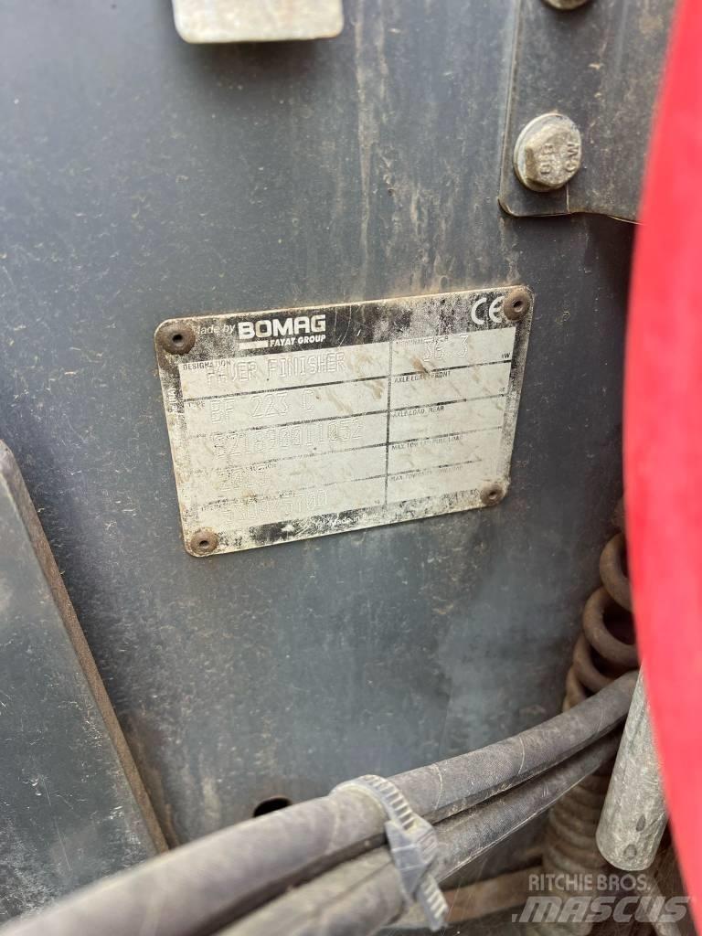 Bomag BF 223 C Rozściełacze do asfaltu
