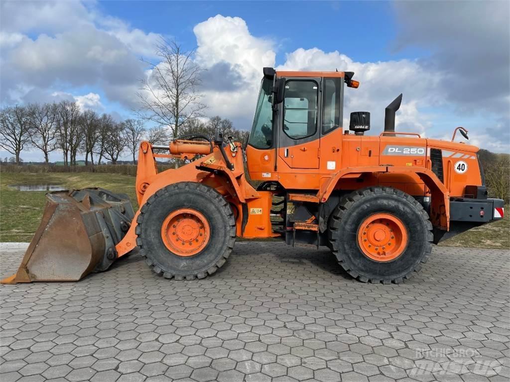 Doosan DL250 Ładowarki kołowe