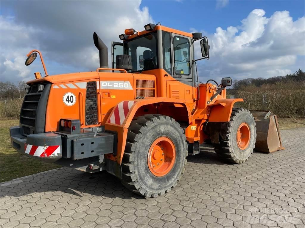 Doosan DL250 Ładowarki kołowe