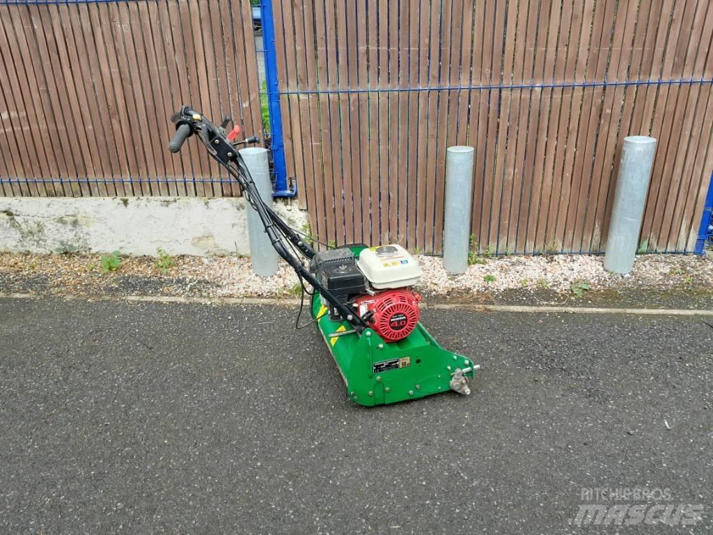 Ransomes Superbowl51 Kosiarki mechaniczne z operatorem za maszyną