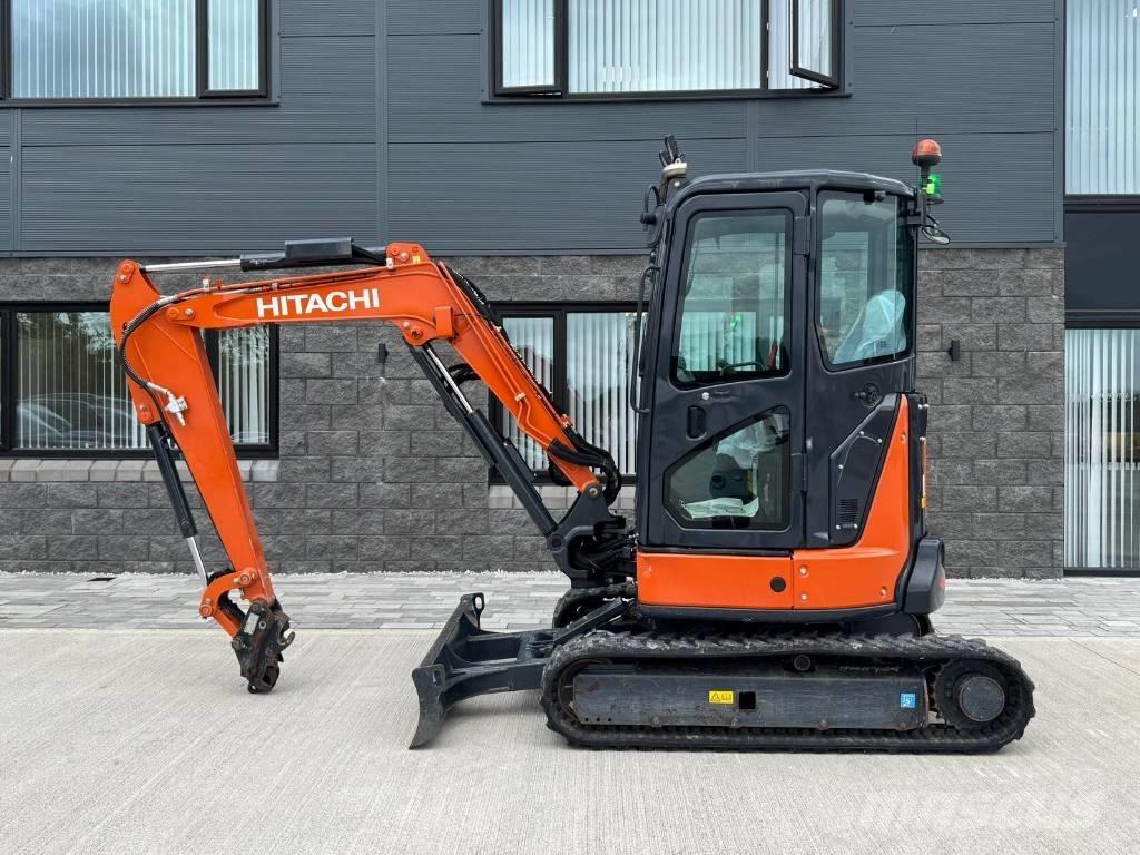 Hitachi ZX 33 U-6CLR Minikoparki