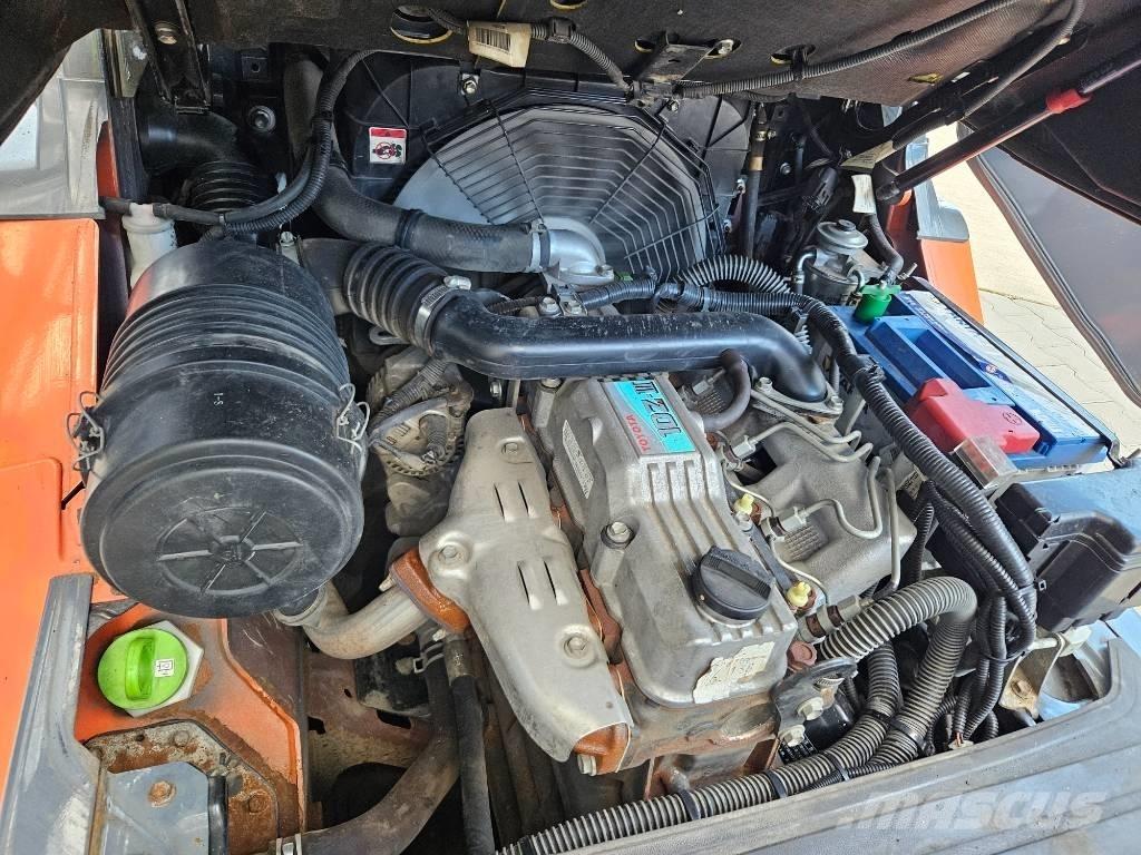 Toyota 8FDF25 Wózki Diesla