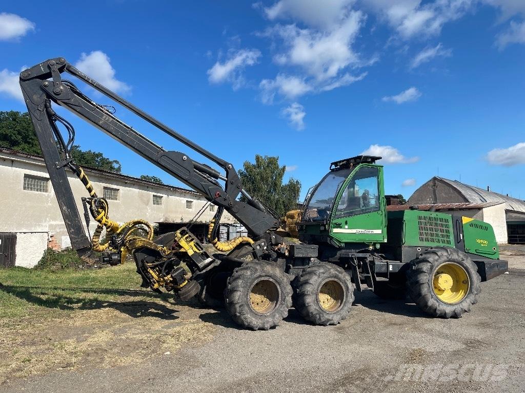  Johnne Deere 1270D Harwestery