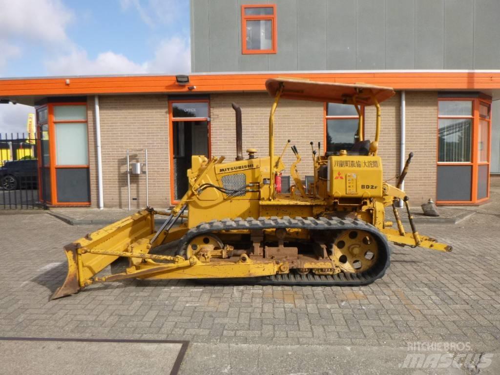 Mitsubishi BD2 F Spycharki gąsienicowe