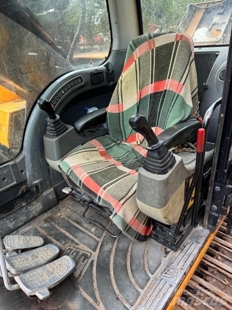 JCB JS 220 LC Koparki gąsienicowe
