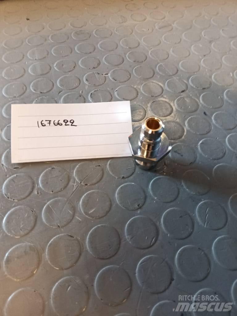 Volvo NIPPLE 1676622 Transport - Inne