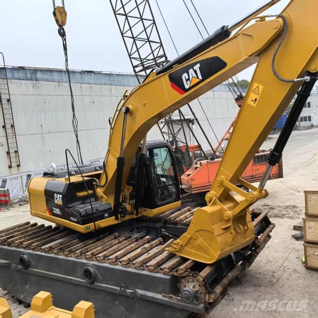 CAT 320 D Koparki pływające - amfibie