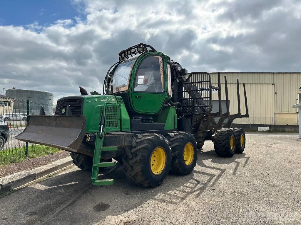 John Deere 1010E Forwardery
