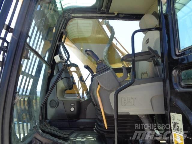 CAT 330 D L Koparki gąsienicowe