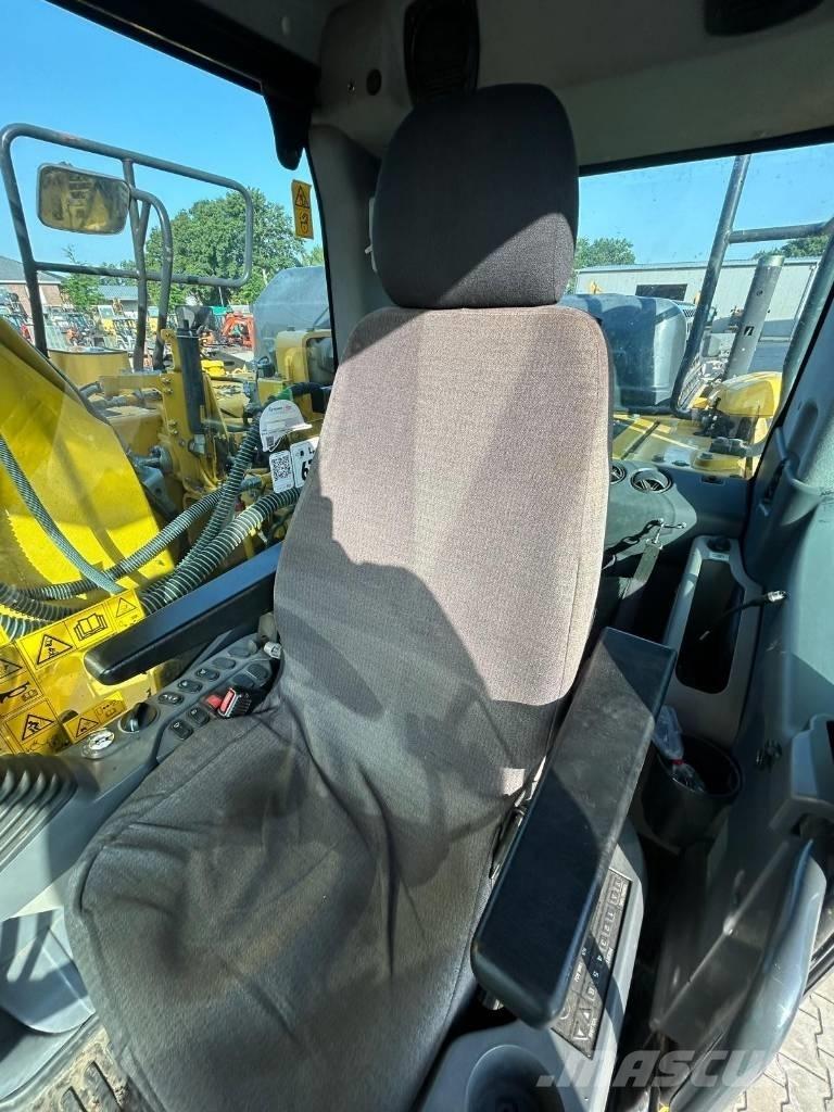 Komatsu PC 210 LC-11 Koparki gąsienicowe