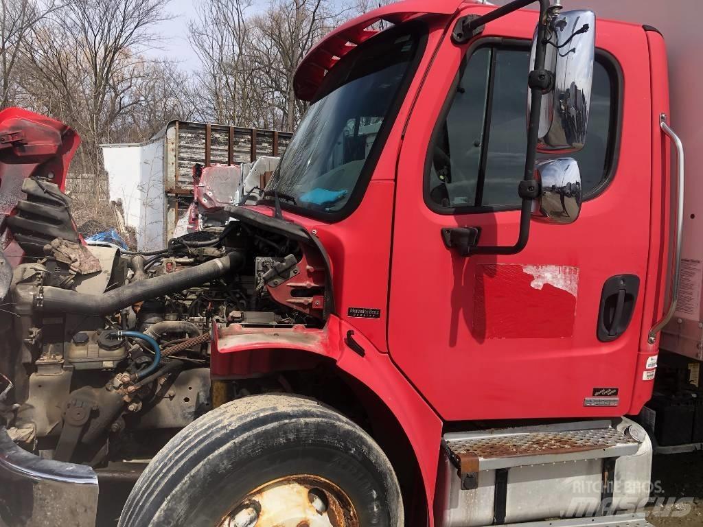 Freightliner m2 Samochody ciężarowe ze skrzynią zamkniętą