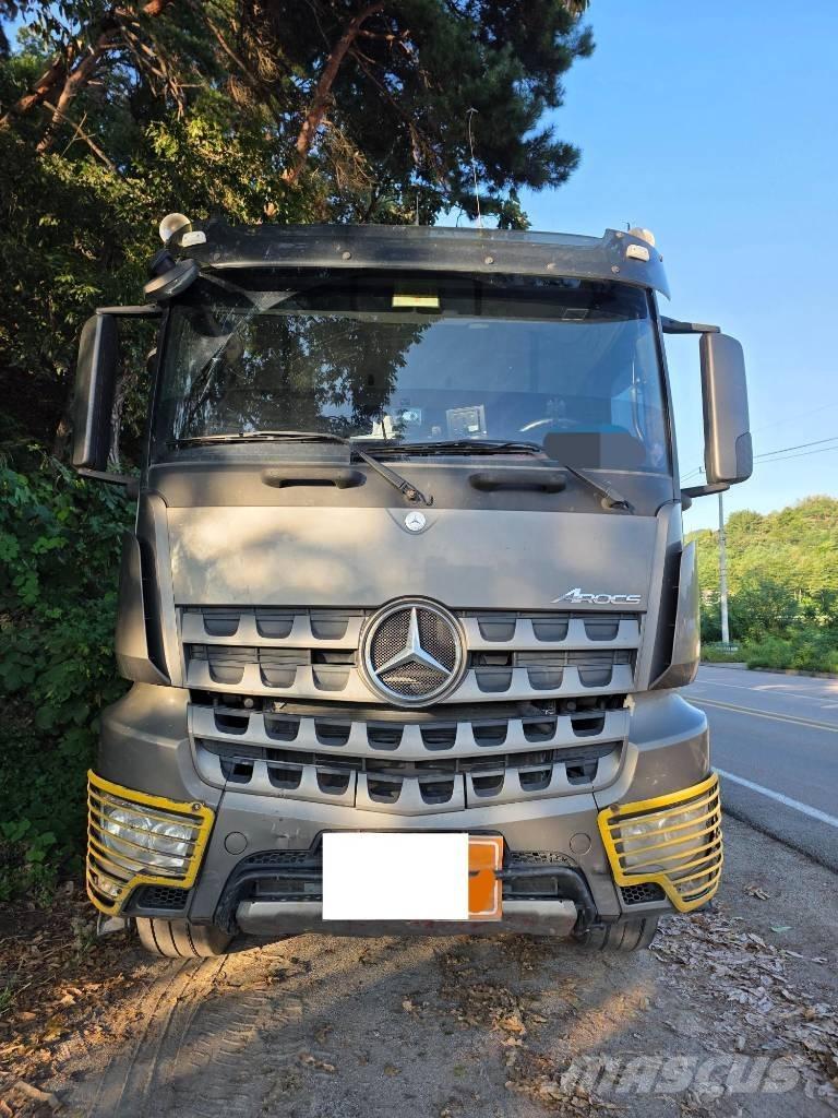 Mercedes-Benz 3951K Wozidła kolebkowe