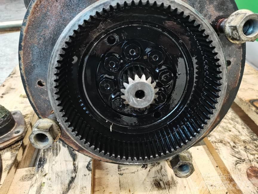 JCB 520-40 reducer Mosty, wały i osie