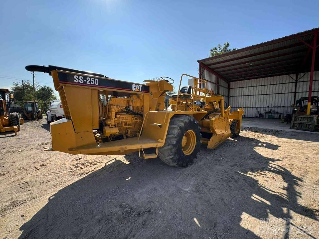 CAT SS 250 Rozściełacze do asfaltu