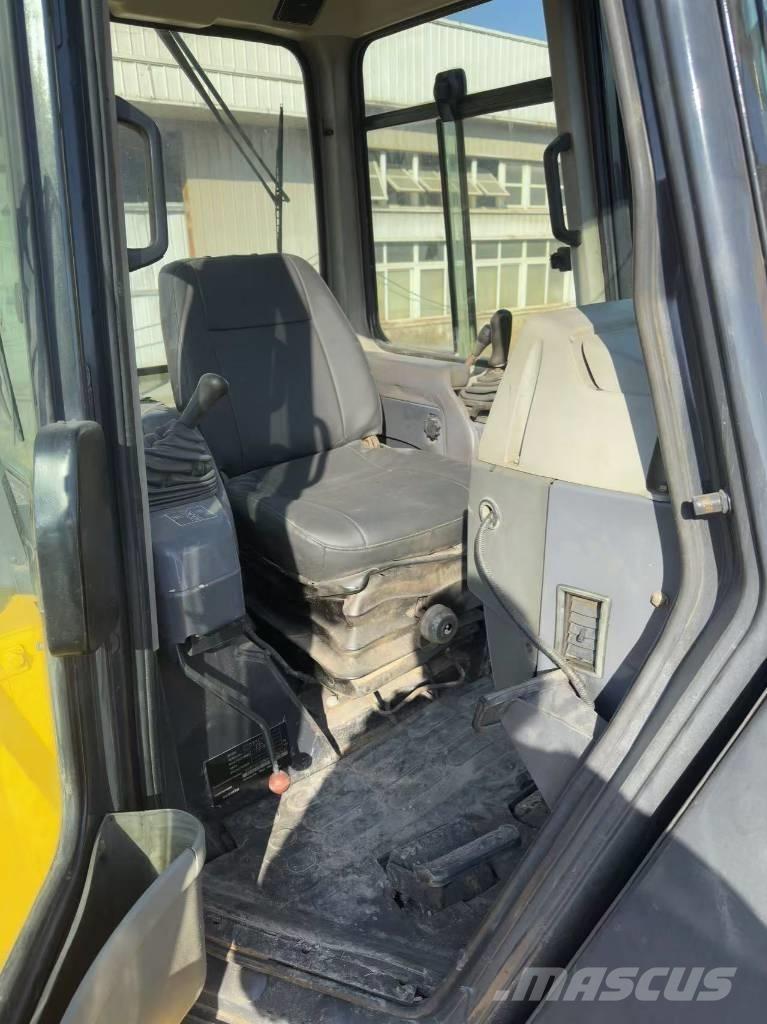 Komatsu D 85 EX-18 Spycharki gąsienicowe