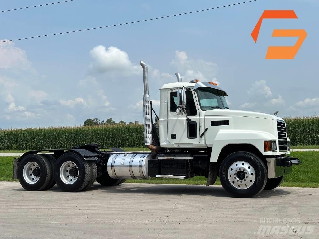 Mack Pinnacle 64ft Ciągniki siodłowe
