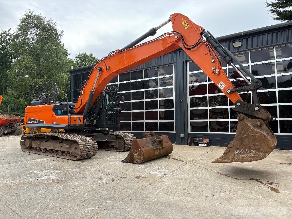 Doosan DX 225 LC-5 Koparki gąsienicowe