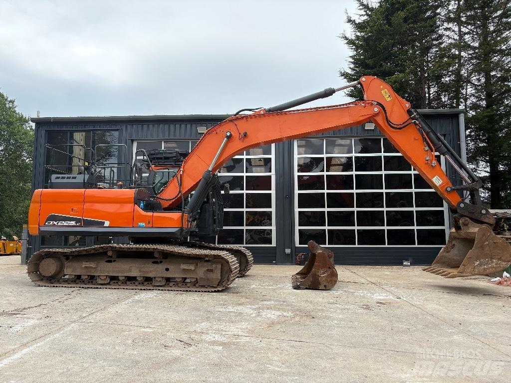 Doosan DX 225 LC-5 Koparki gąsienicowe