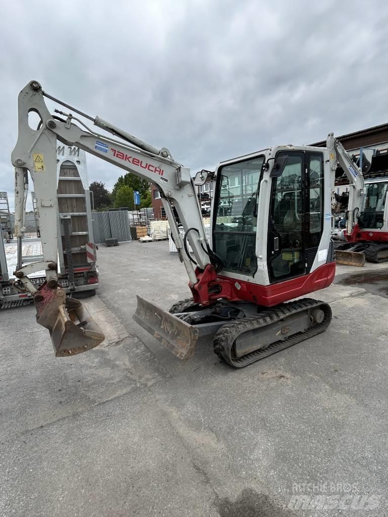 Takeuchi TB 228 Minikoparki