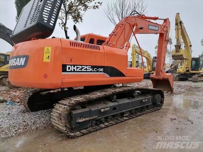 Doosan 225 LC-9 Koparki gąsienicowe