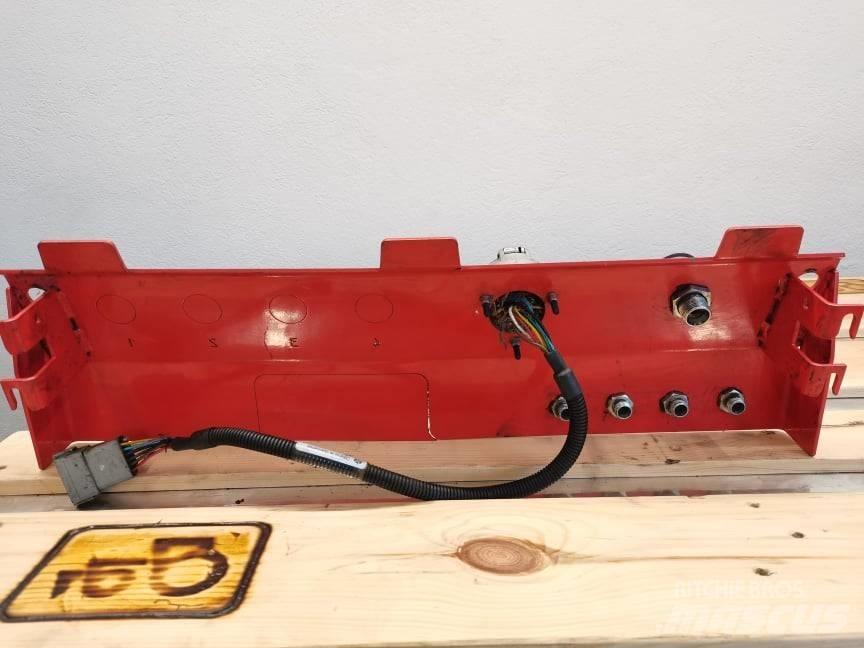 Manitou MLT shield Kabiny i wnętrze