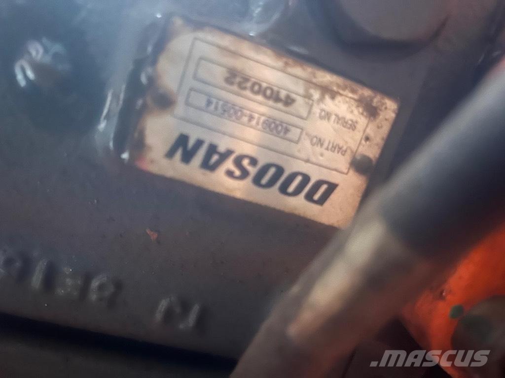 Doosan DX 140 Koparki gąsienicowe