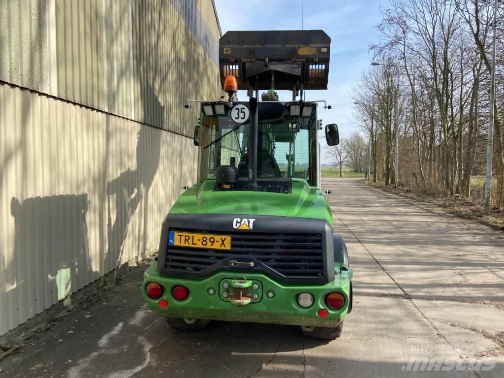 CAT 906M Ładowarki kołowe