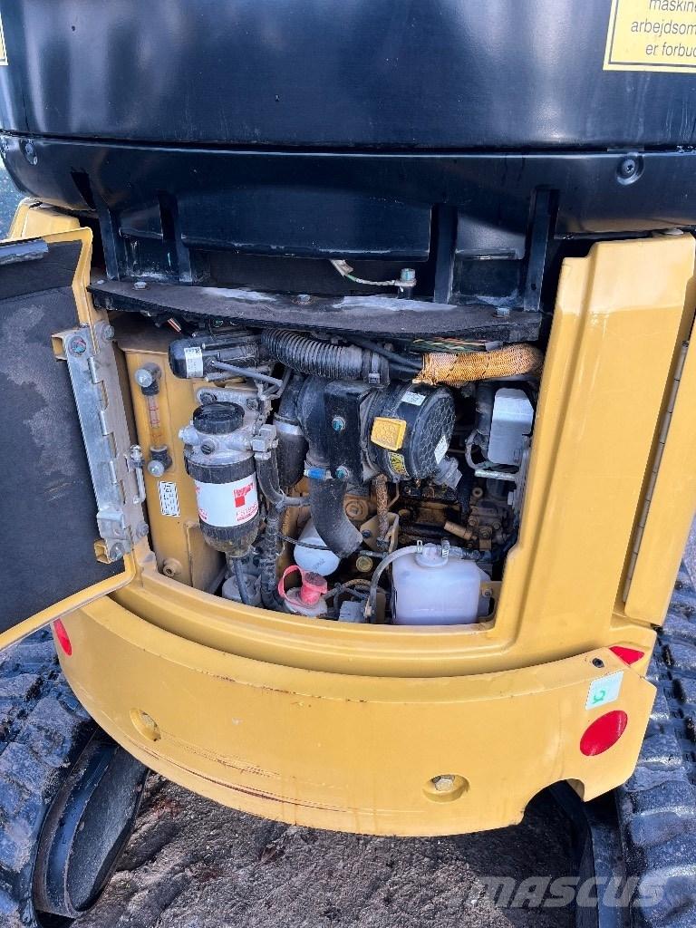 CAT 302 Minikoparki