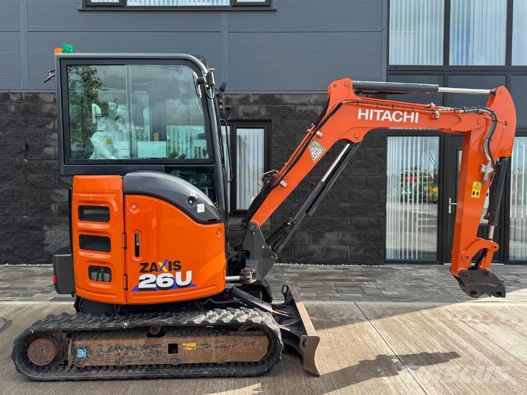 Hitachi ZX 26 U-6 Minikoparki