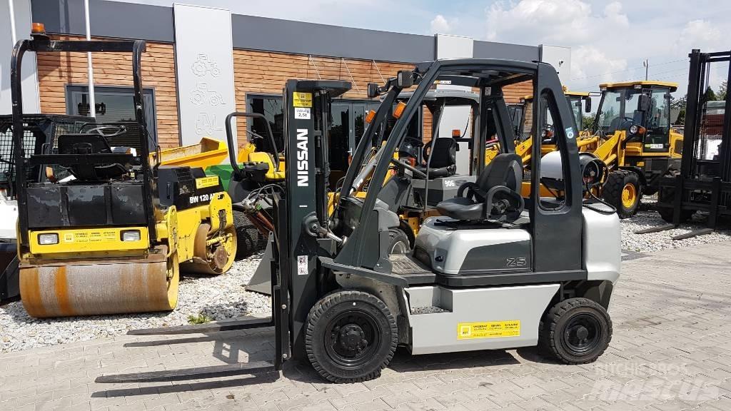 Nissan U1D2A25LQ Wózki LPG