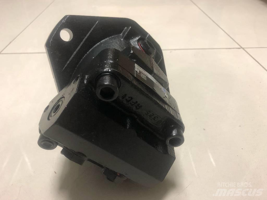 John Deere H 415 Hydraulika