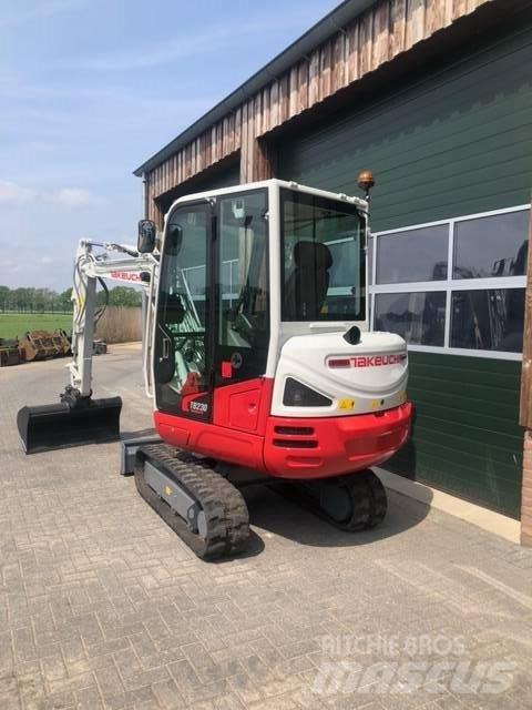 Takeuchi TB230 Minikoparki