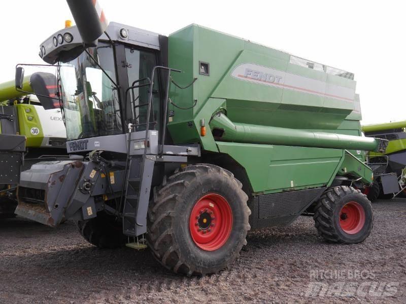 Fendt 8350 Kombajny zbożowe