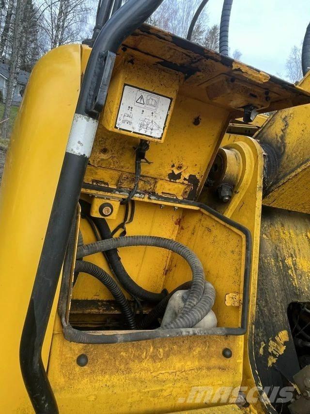 JCB JS 200 LC Koparki gąsienicowe