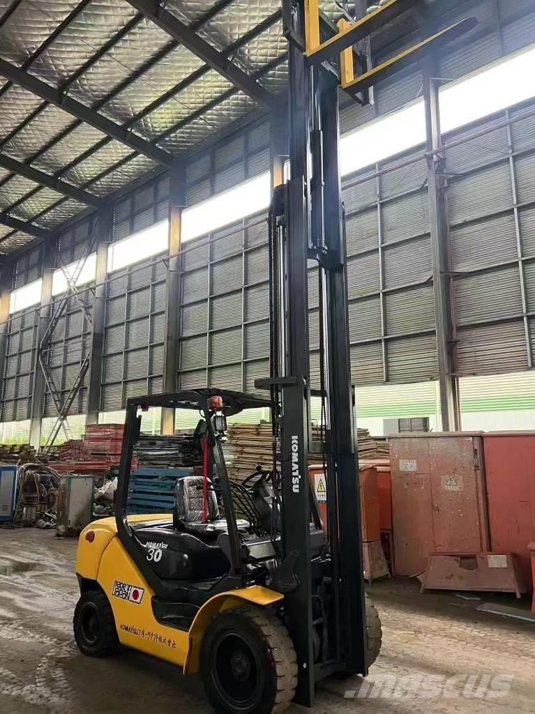 Komatsu FD 30 T-17 Wózki Diesla