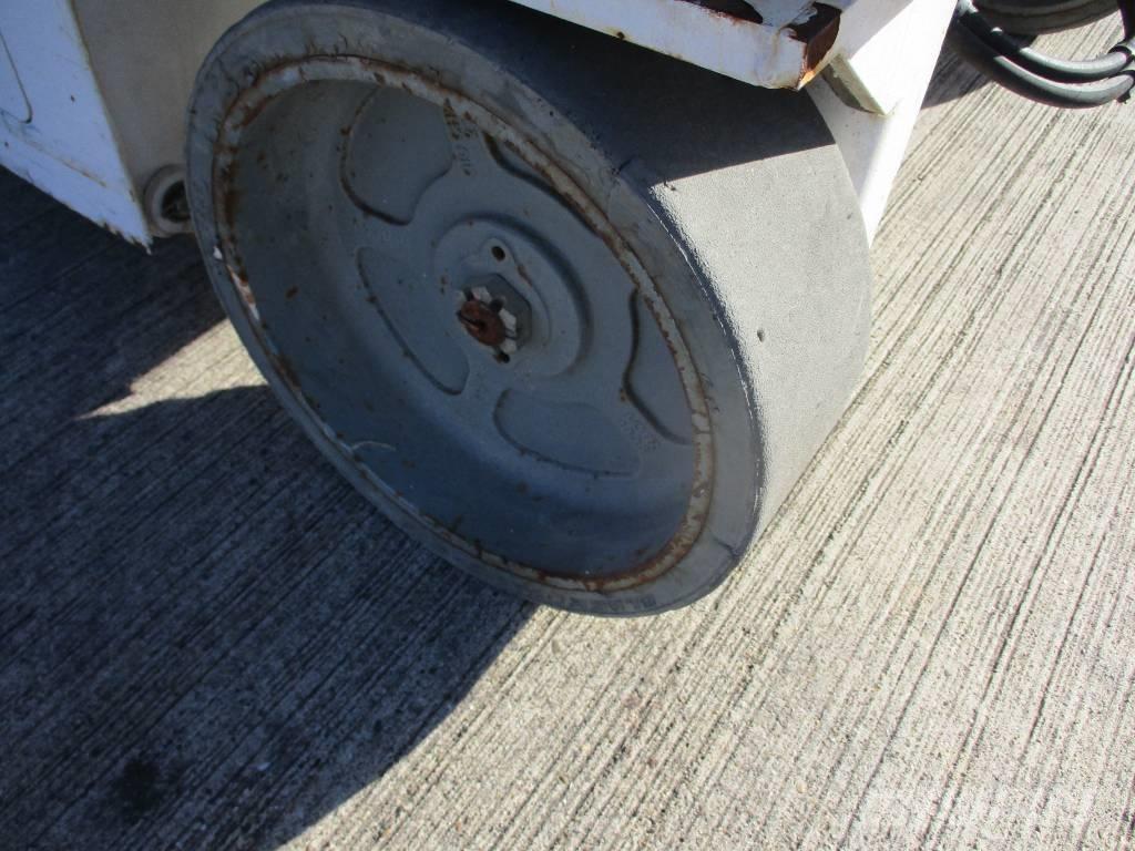 Genie GS 2046 (163) Podnośniki nożycowe