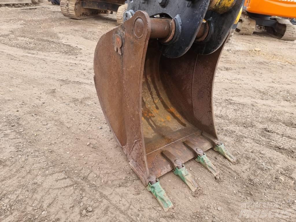 JCB JS 210 LC Koparki gąsienicowe