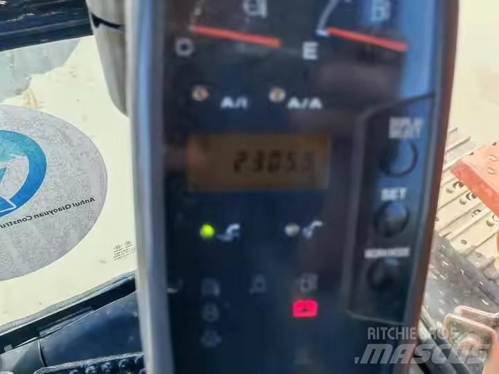 Hitachi ZX135 Koparki gąsienicowe