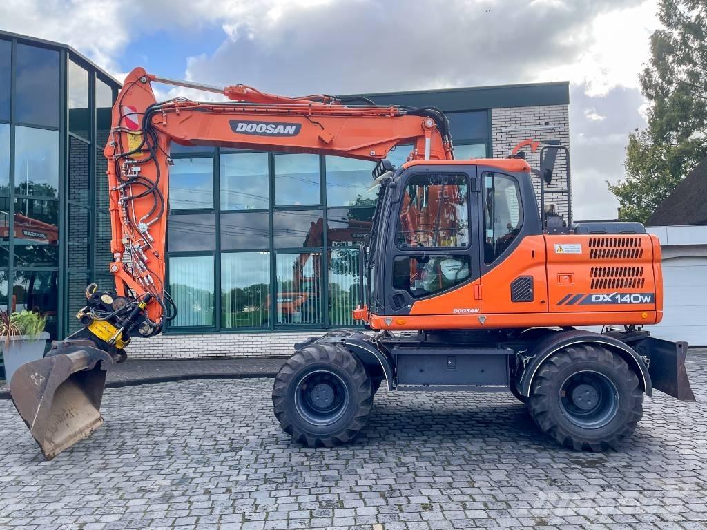 Doosan DX 140 W-3 Koparki kołowe