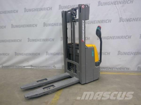 Jungheinrich EJC 112 Wózki widłowe unoszące z dyszlem